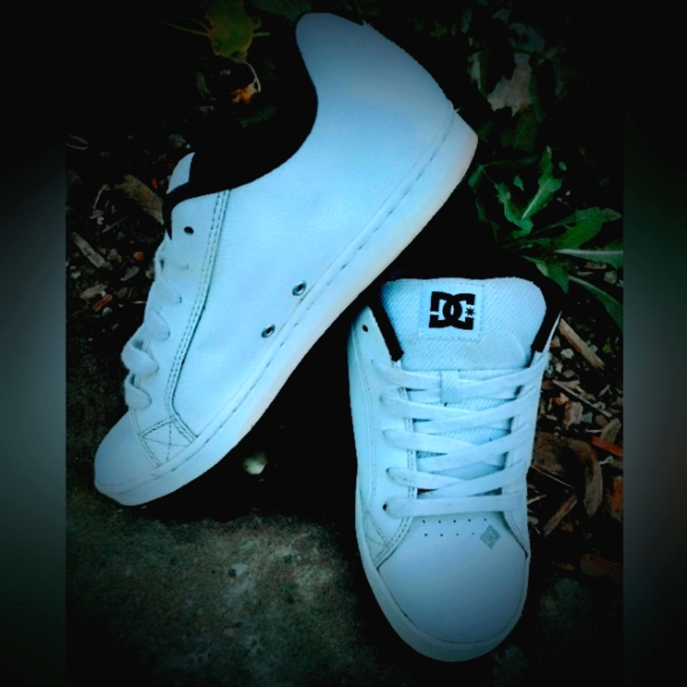 DC skater shoes